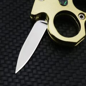 Coltello con tirapugni