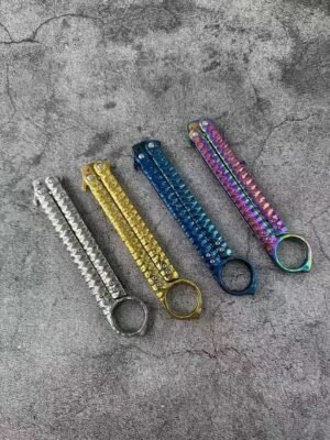 Balisong Karambit Eagle Claw Variation Fling coltello Color Titanium Edition
