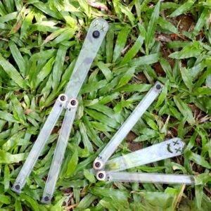 Transparent coltello butterfly Uncut Training coltello coltello pieghevole Flinging coltello Plastic pc Squid Smiley Joker
