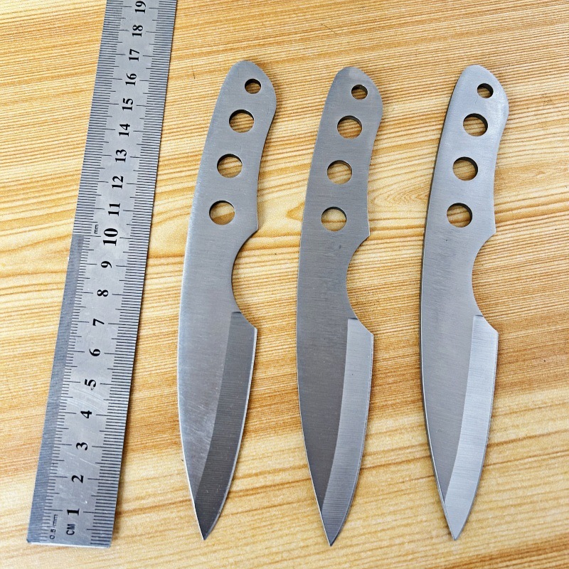 Set di coltelli da lancio da allenamento YF059 – 3 pezzi, Satinato Set di coltelli da lancio da allenamento YF059 – 3 pezzi, Satinato